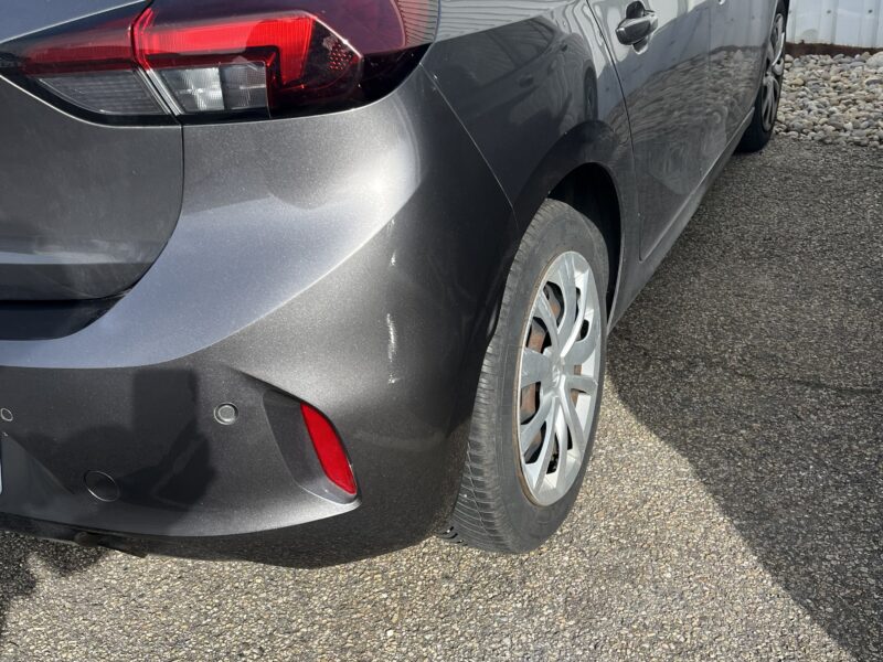 Travaux de carrosserie à domicile : rayures, petits chocs et peinture
