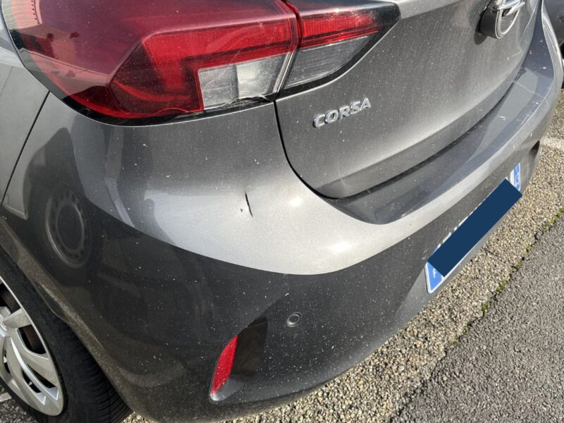 Travaux de carrosserie à domicile : rayures, petits chocs et peinture