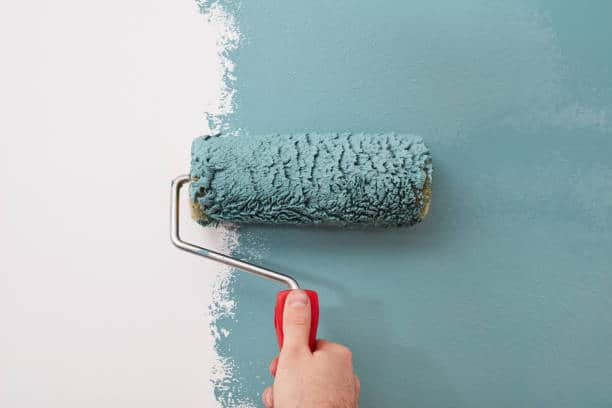 la mise en peinture des murs dans les pièces de vie telles que salon, chambres, couloirs et bureaux