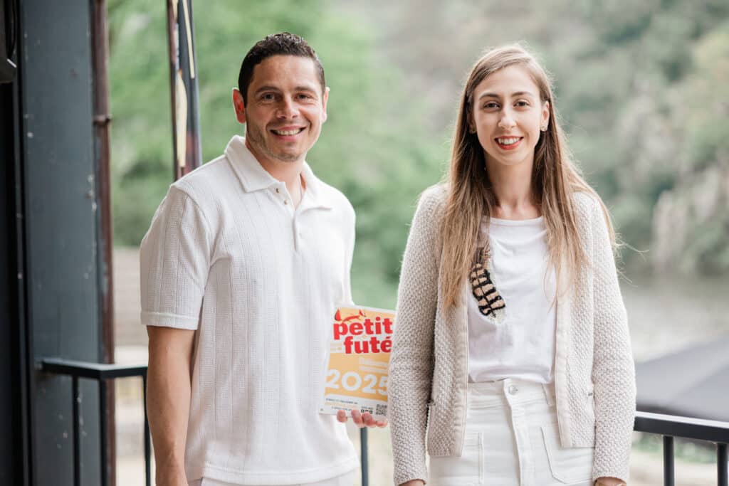 Sarah et Arnaud, cofondateurs d’AS Besoin, lors de la soirée Petit Futé Loire 2025.